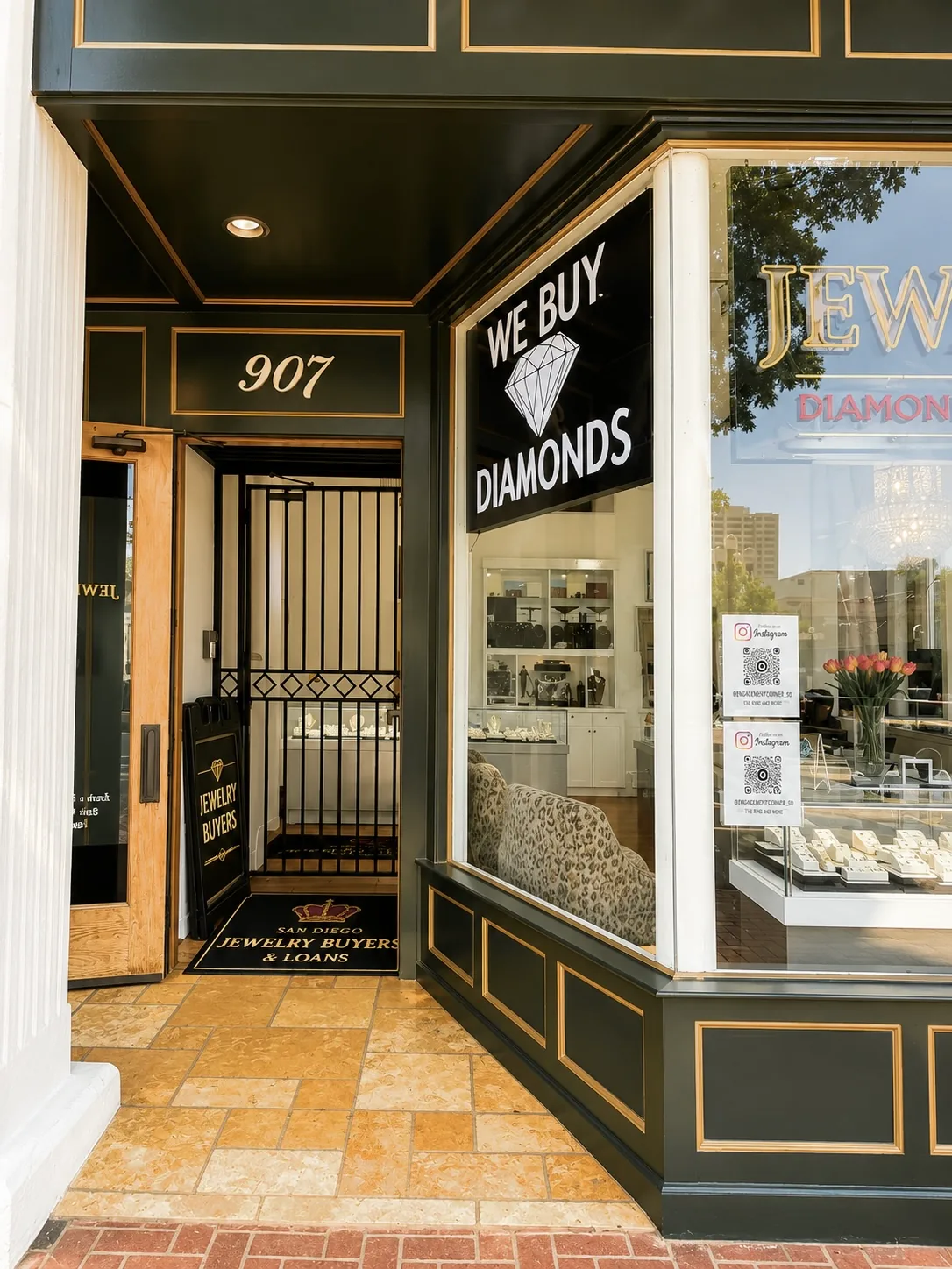 The entrance to our store at 907 6th Ave